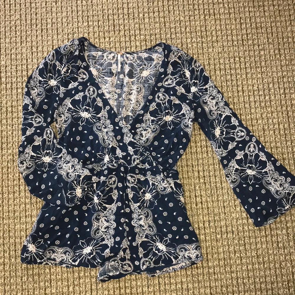 FREE PEOPLE SIZE XS NAVY ROMPER TIES AT WAIST